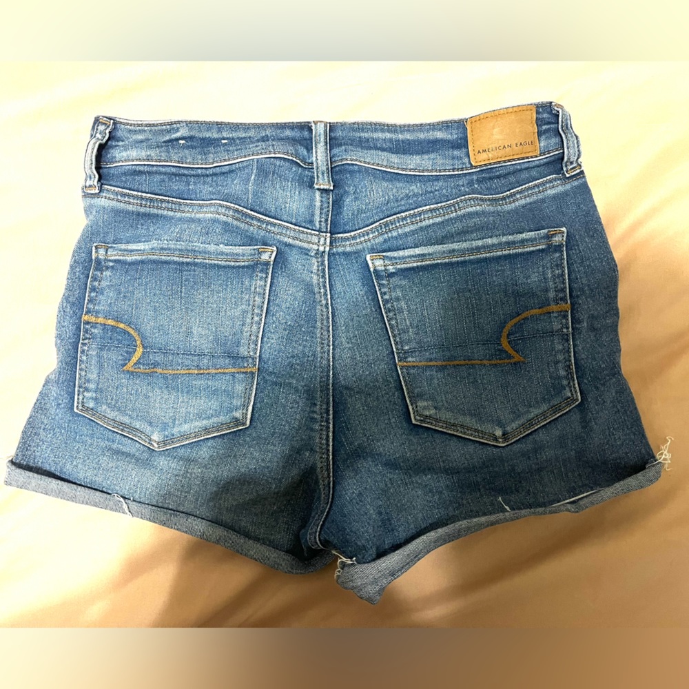 AMERICAN EAGLE JEAN SHORT SIZE 8